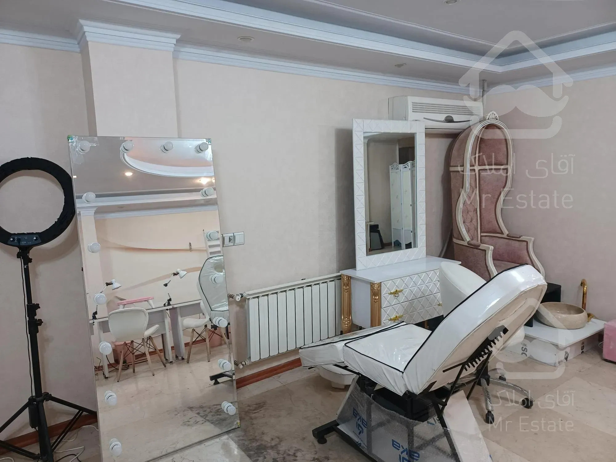 اجاره‌ سالن زیبایی وناخن سند اداری صادقیه کاشانی