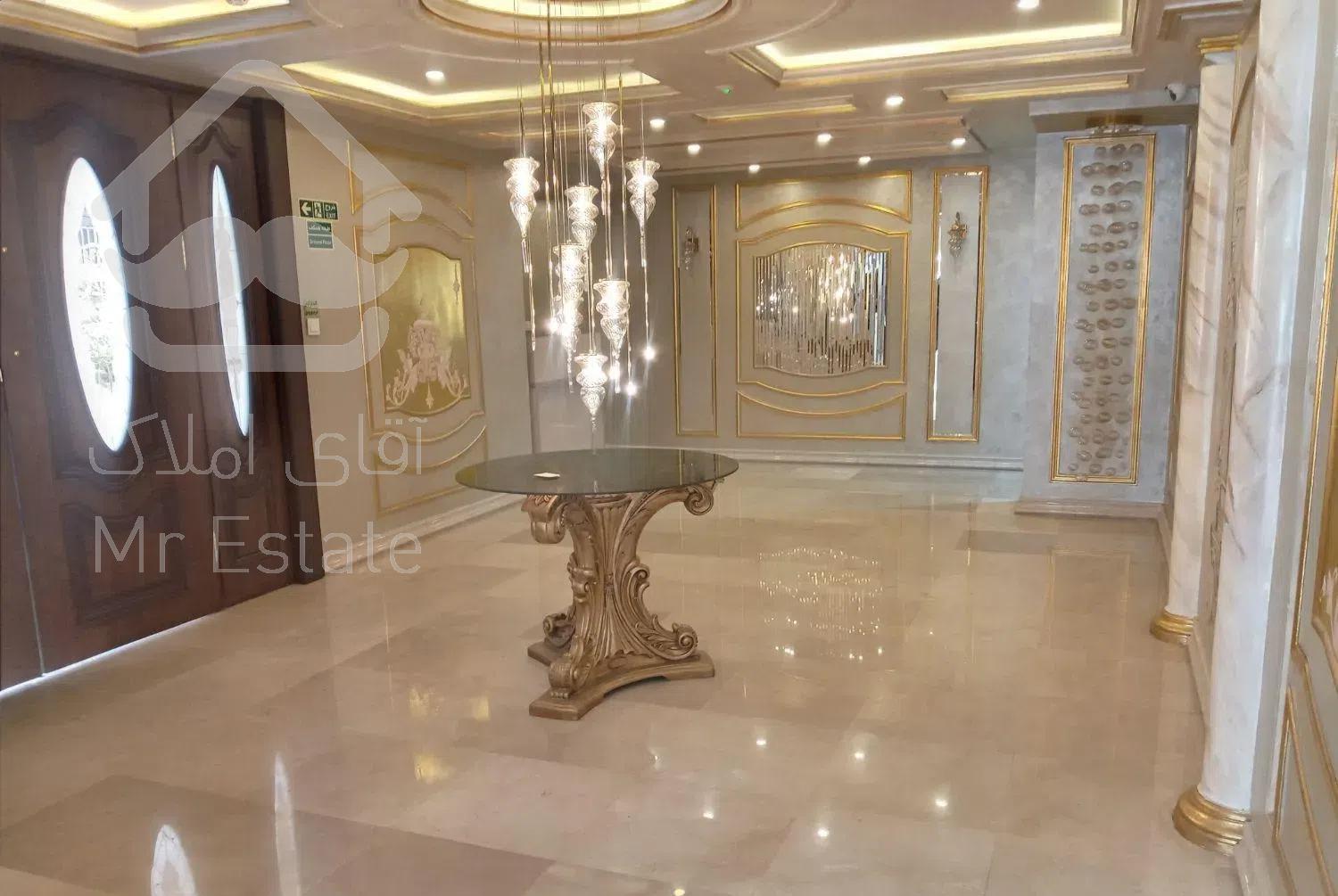 ۱۰۰ متر دوخواب/ غرق نور و سالن سرتاسر پرده خور