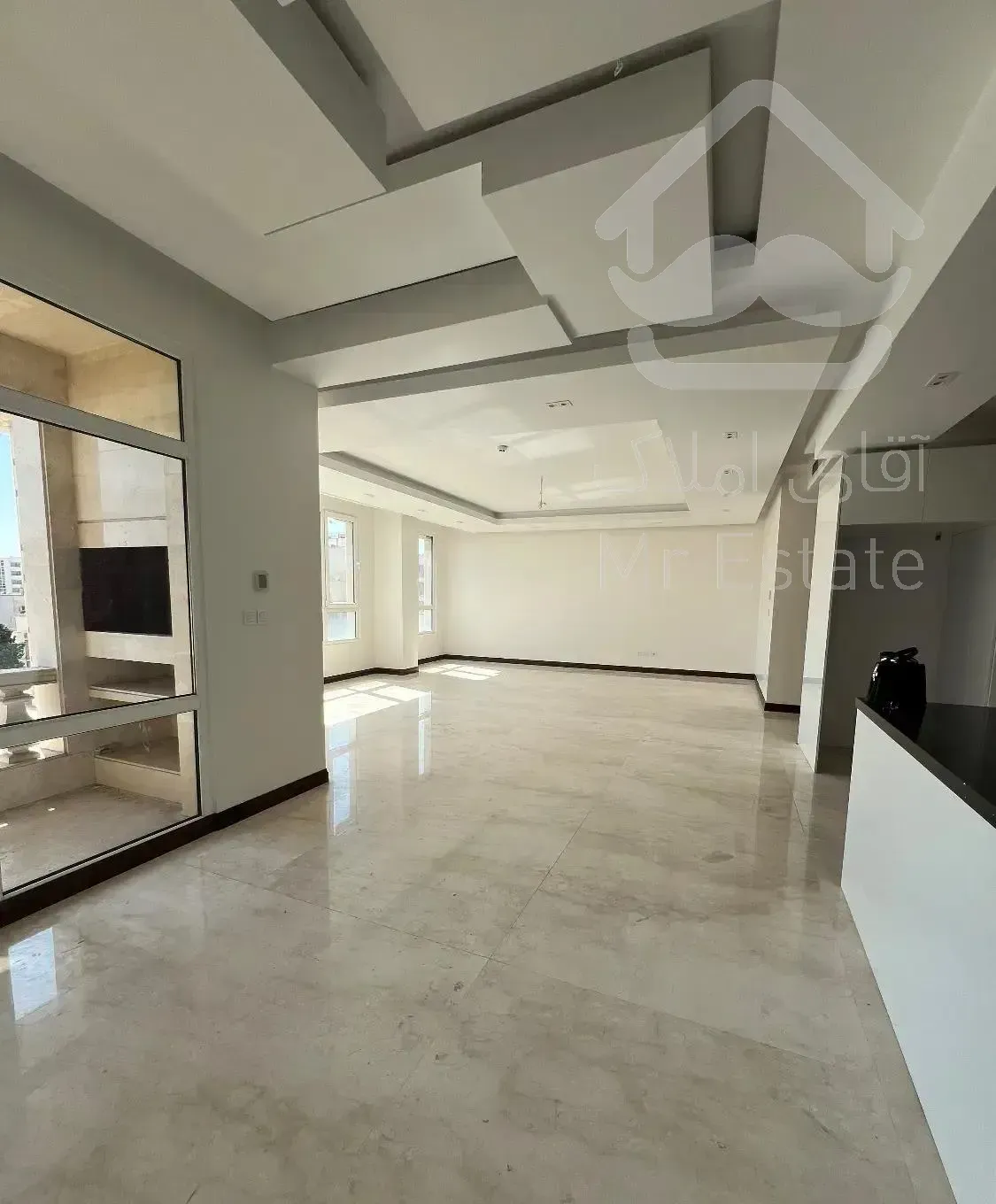 فروش آپارتمان ۲۰۰ متر فول/۲ پارکینگ نیاوران