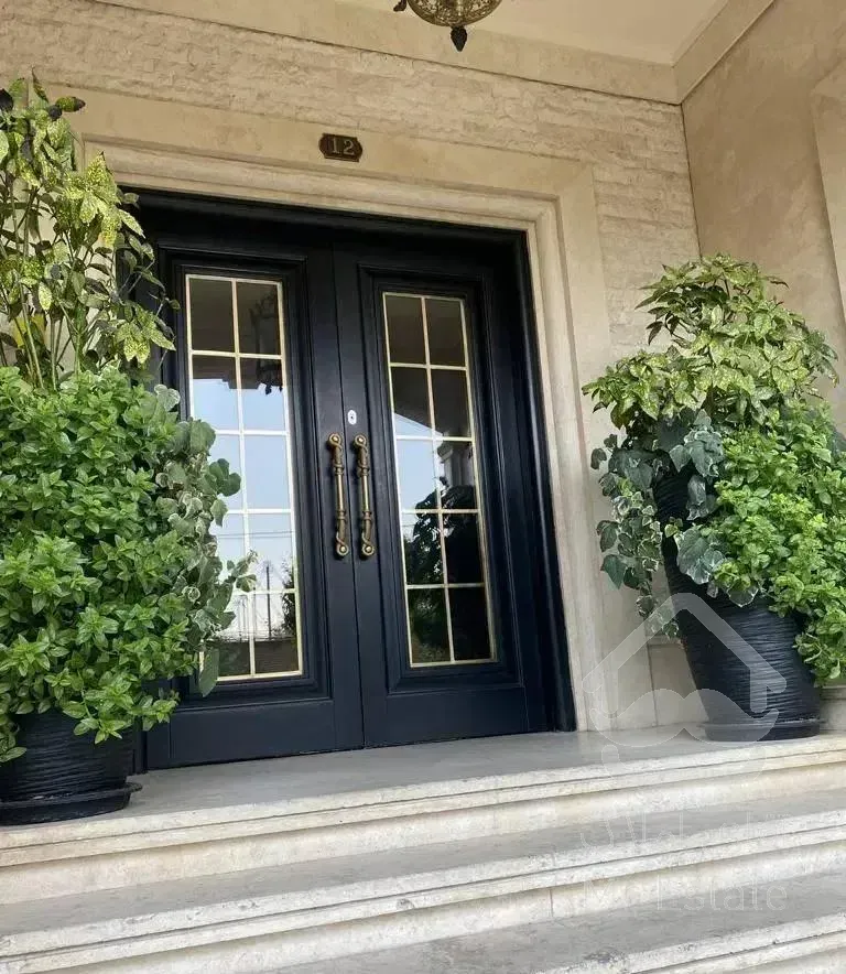 ۲۵۰ متر نیاوران