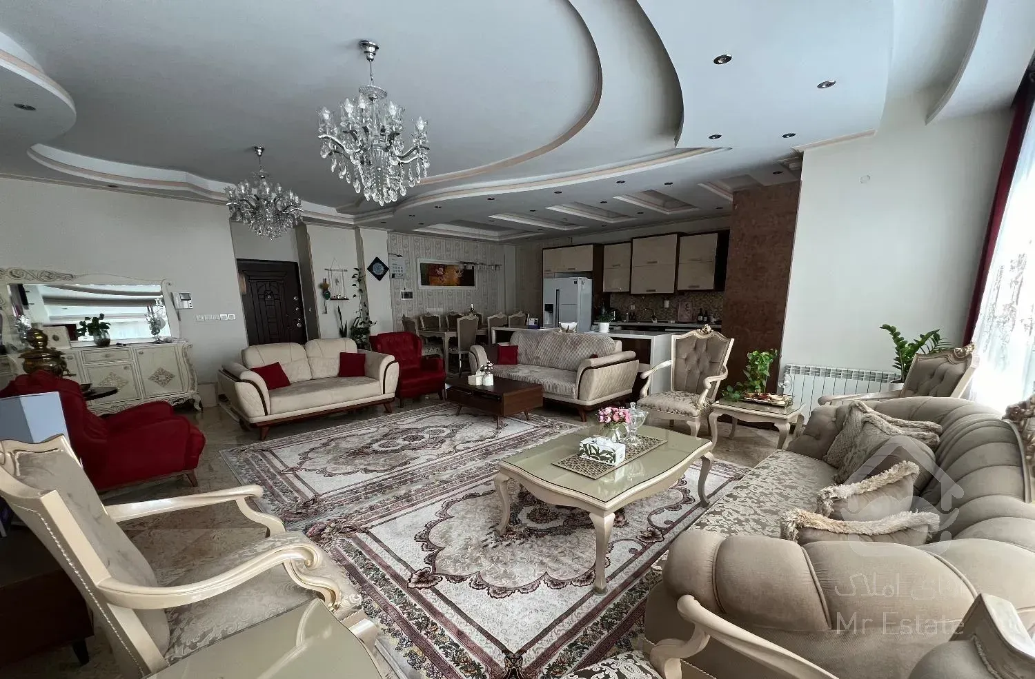 ۱۴۰ متر ۳ خواب تکواحدی-فول-بلوار کمالی شرقی