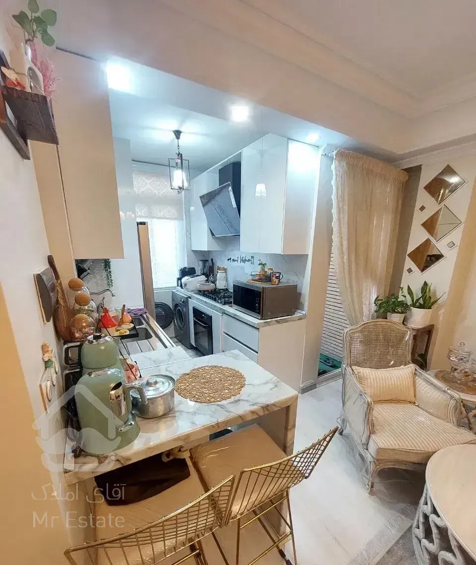 آپارتمان 50 متر فول بازسازی شده/آسانسور بالکن