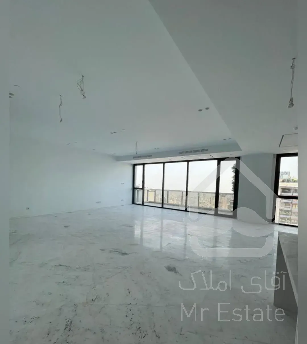 ۱۸۲ متر ** ویوی شهر تراس کاربردی **در نیاوران عمار