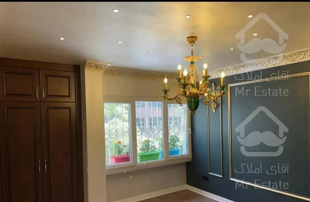 ۱۱۰متری میدان ونک  و شیک