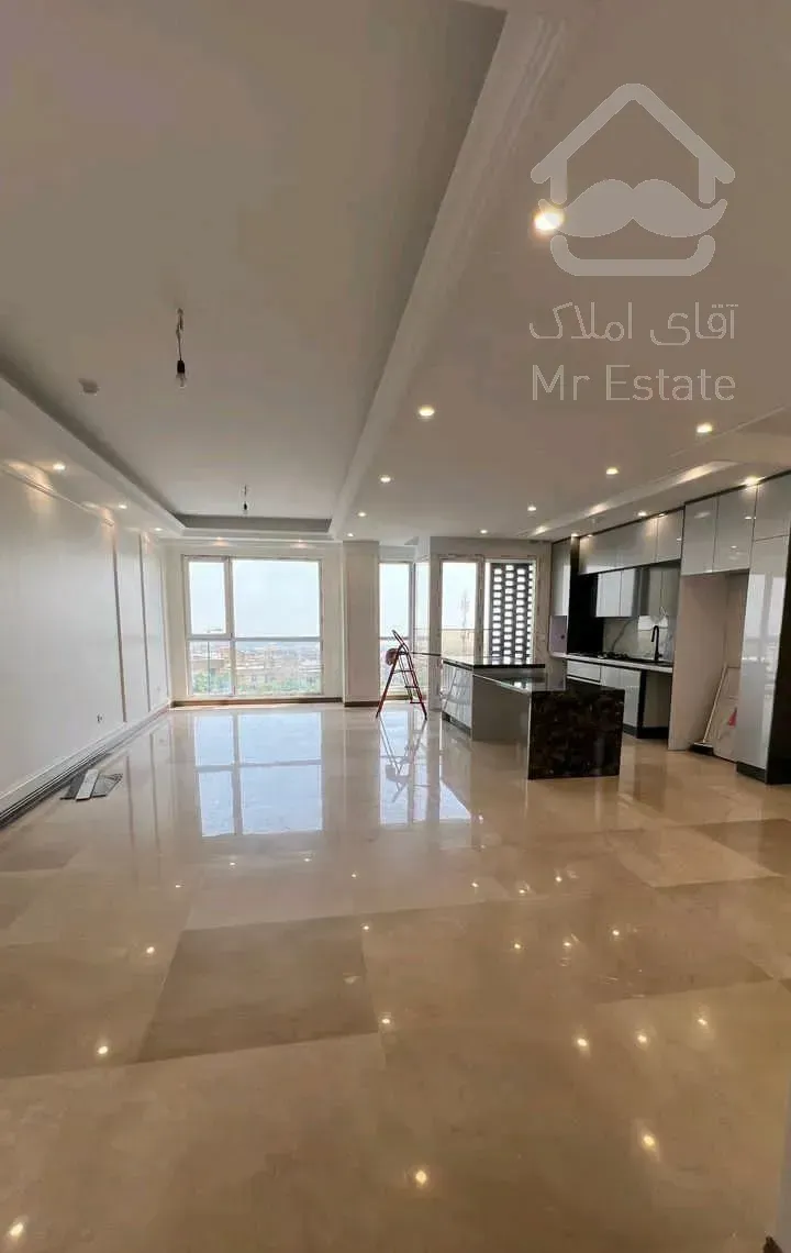 130متری سه خوابه در شهرک نفت/یک ساله