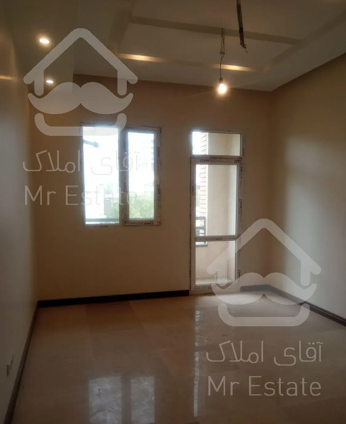 میدان ونک توانیر شمالی 190متر نوساز طبقه اول