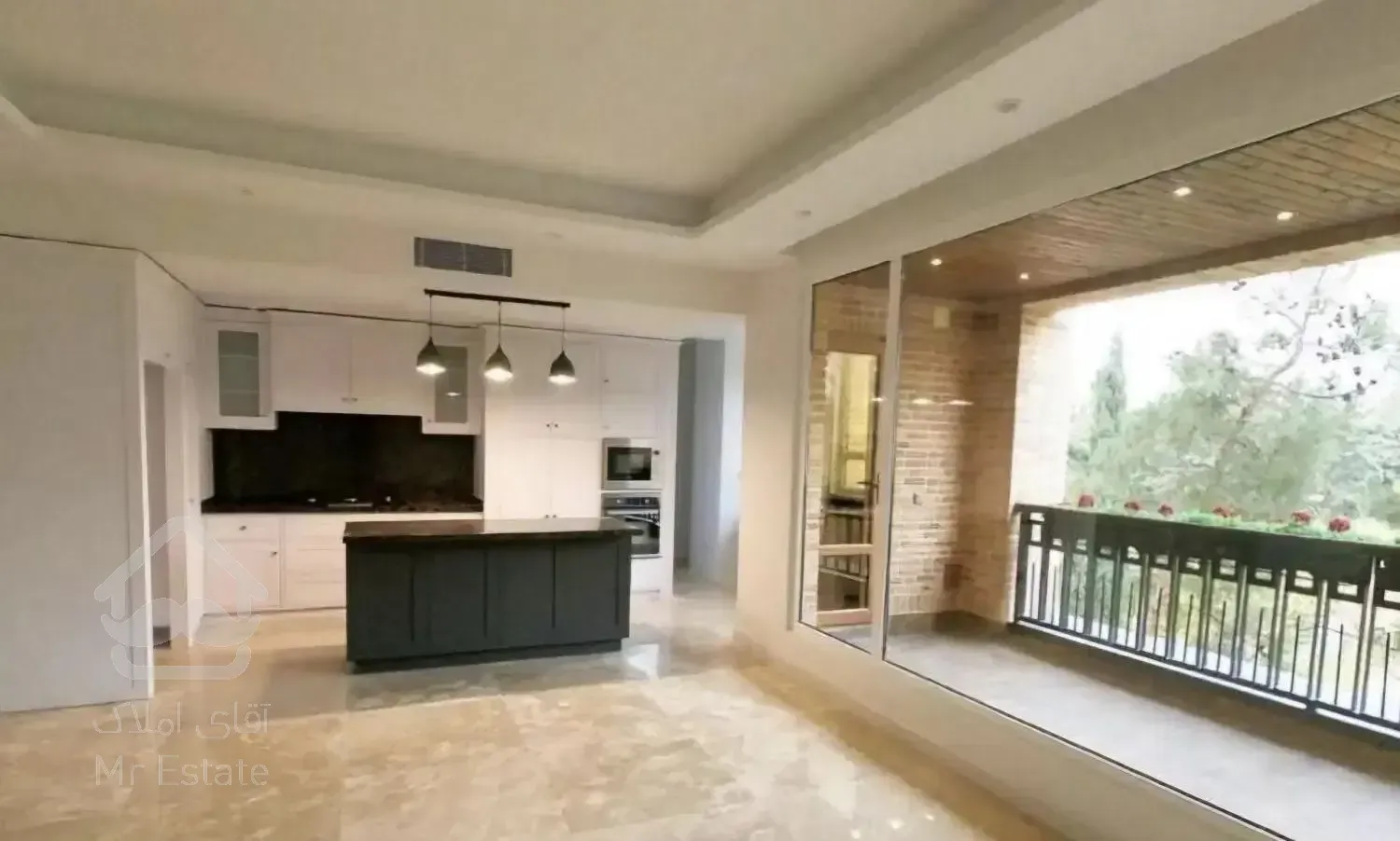 ۱۱۸متر۳خ/ سالن پرده خور/ سندشخصی/ ویو دار