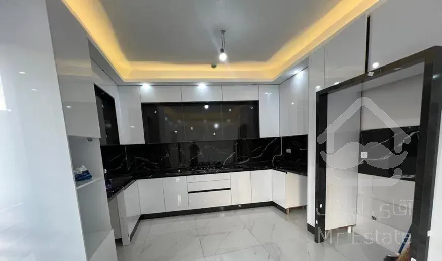 تکواحد ۳ خوابه سندآماده ، معلم در صفاری ، ۱۳۰ متر