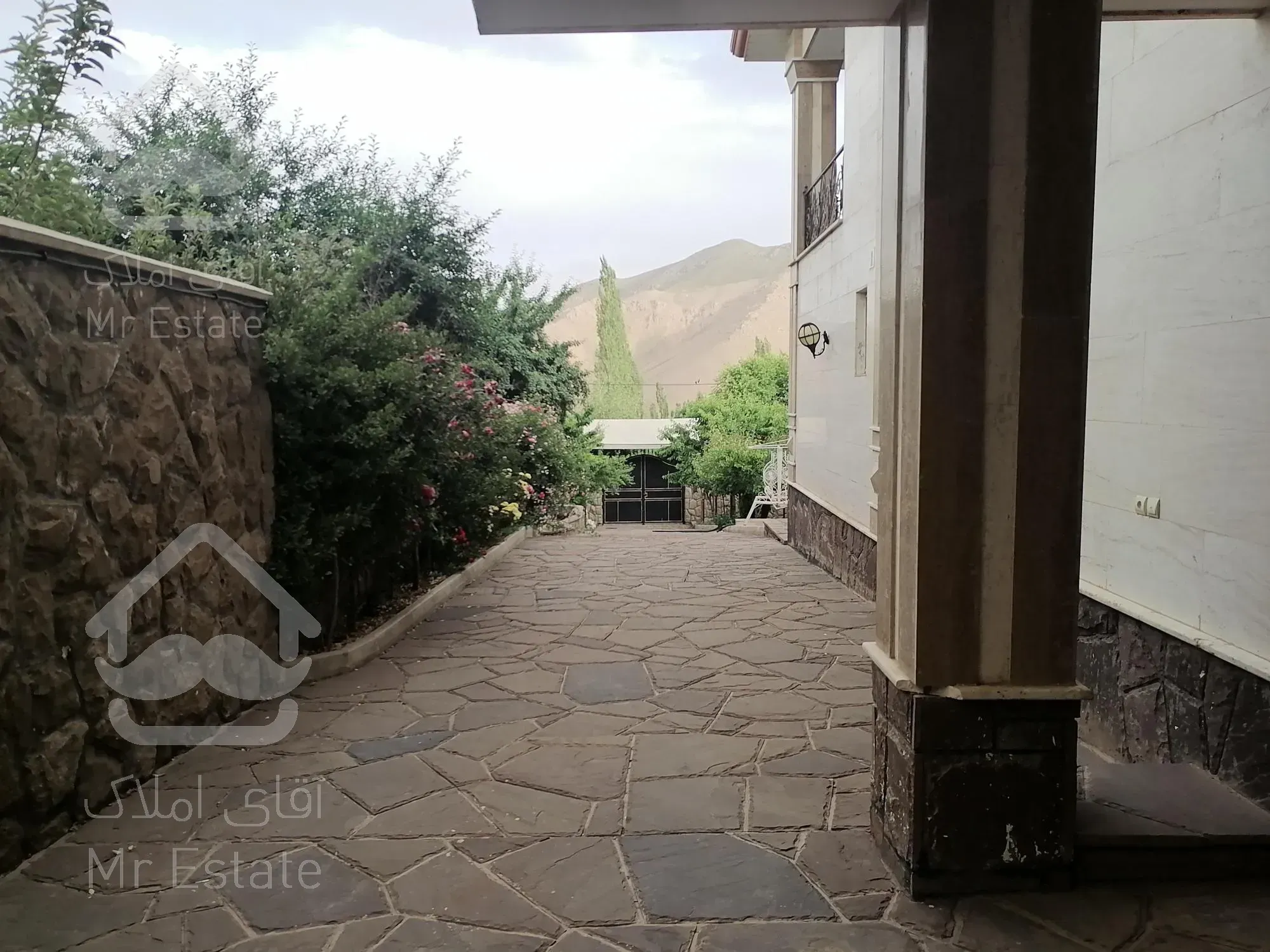 ویلا ۱۸۰۰متر