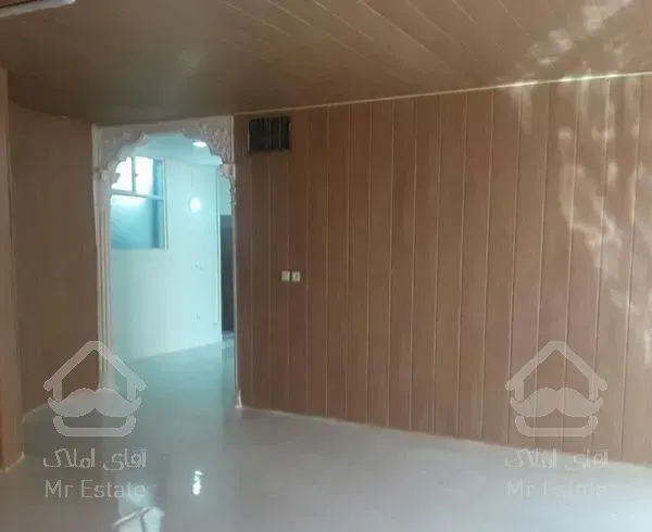 آپارتمان دارای سه اتاق و یک حال و یک پذیرایی زیبا