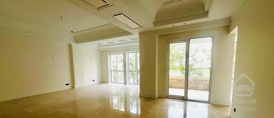 فروش آپارتمان ۲۱۰ متری ۳ خوابه در نیاوران