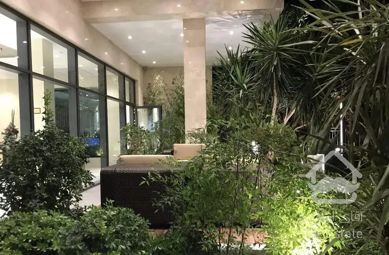 صاحبقرانیه220 متر