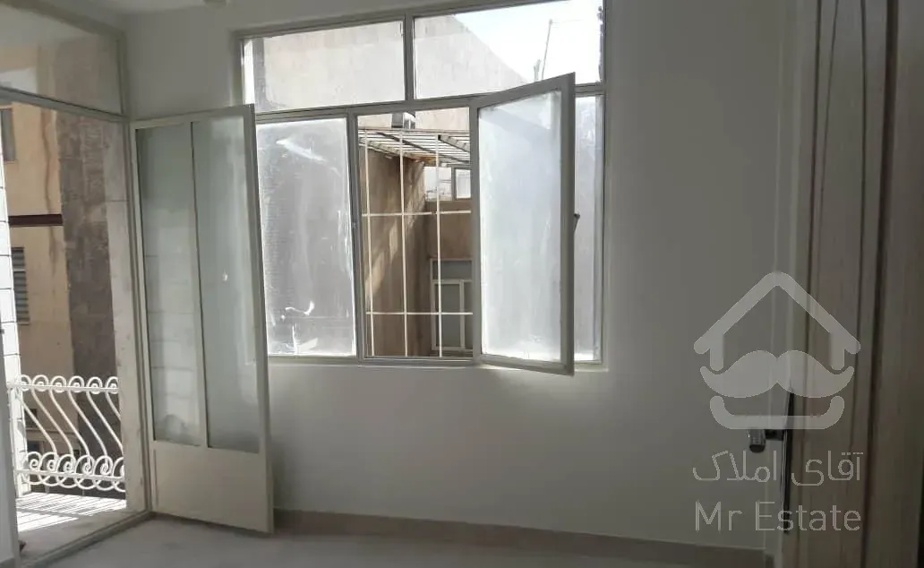 آپارتمان ۵۷ متری خیابان سادات. تخلیه