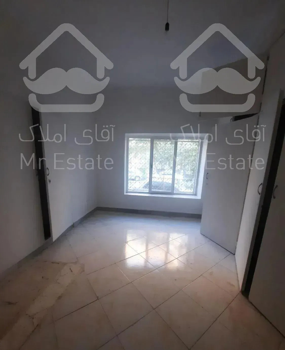 ۱۲۵متر طبقه همکف + ۴۰ متر حیاط (جمالزاده جنوبی)