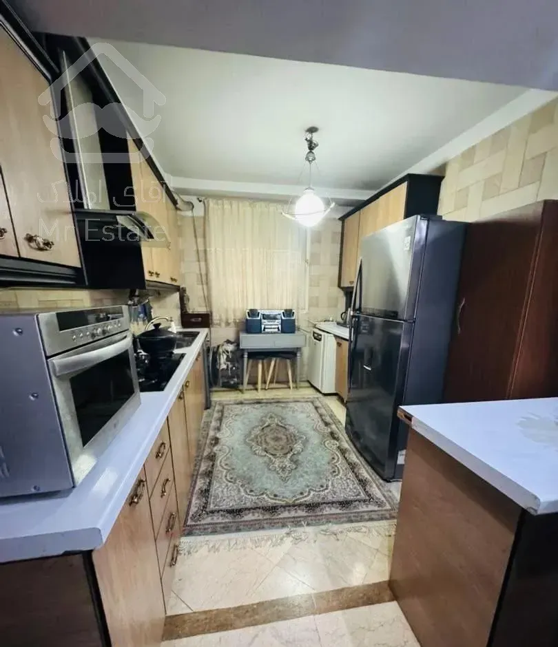 ۷۰متر/آلاله شرقی/غرق نور/خوش نقشه/کم سن و کم واحد