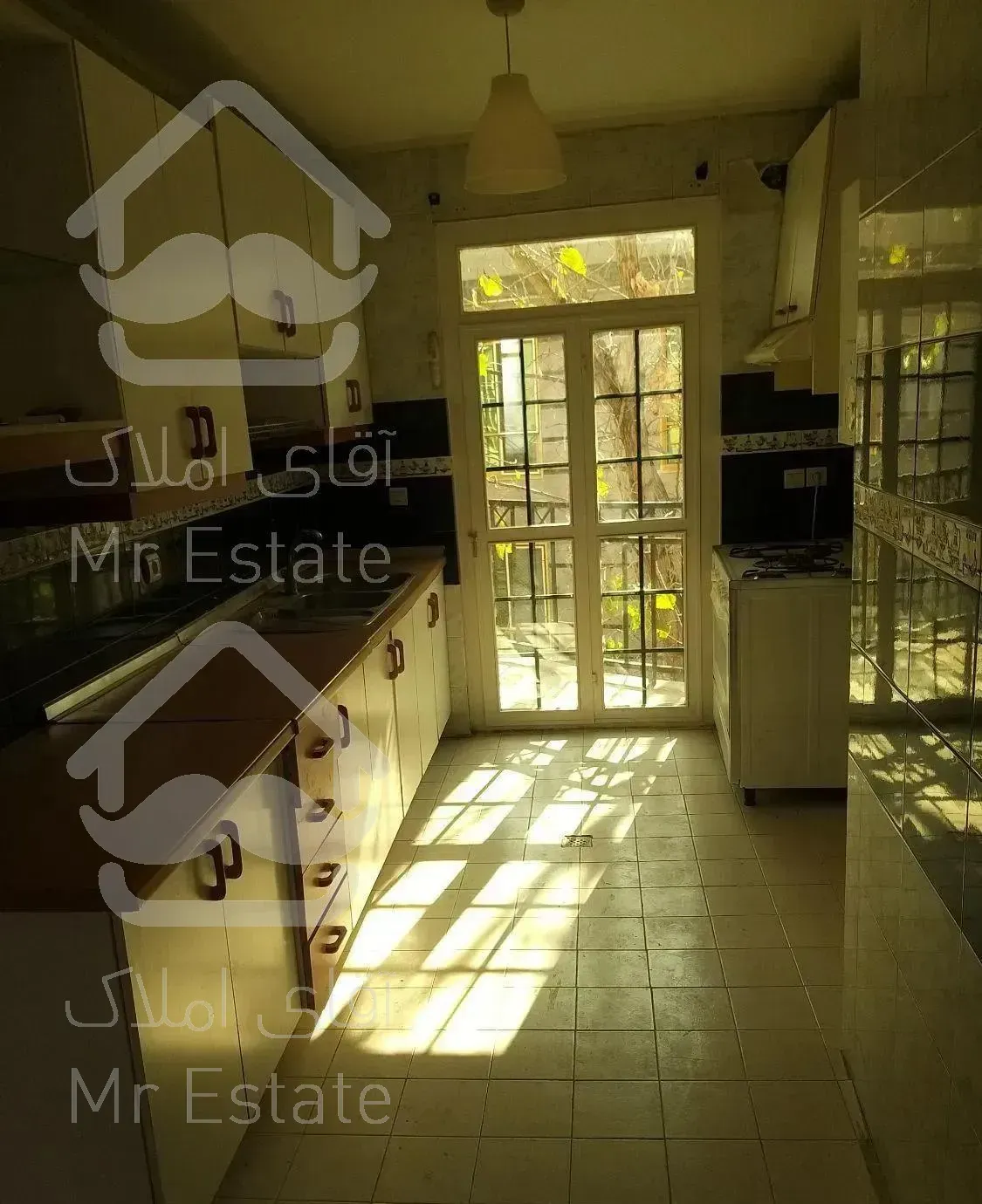 واحد۹۵متری خوش نقشه نزدیک به دانشگاه