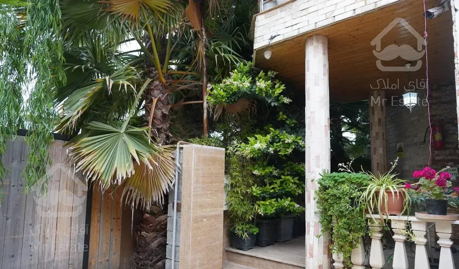 ویلا دوخوابه دوبلکس استخردار کوی افشین