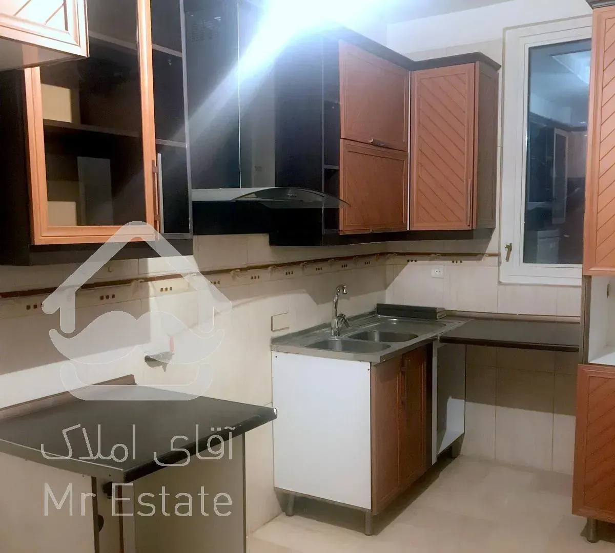 خیابان بهار ، ۱۲۳ متر ٣ خوابه ، خوش‌نقشه ، فول