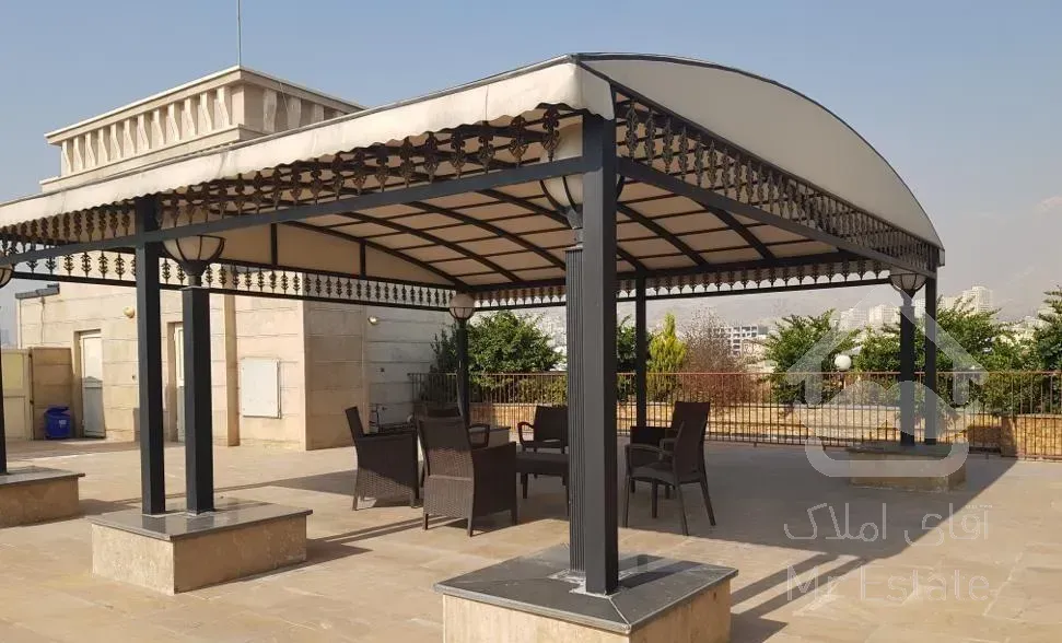 ۱۵۰ متر، فول امکانات، غرق نور