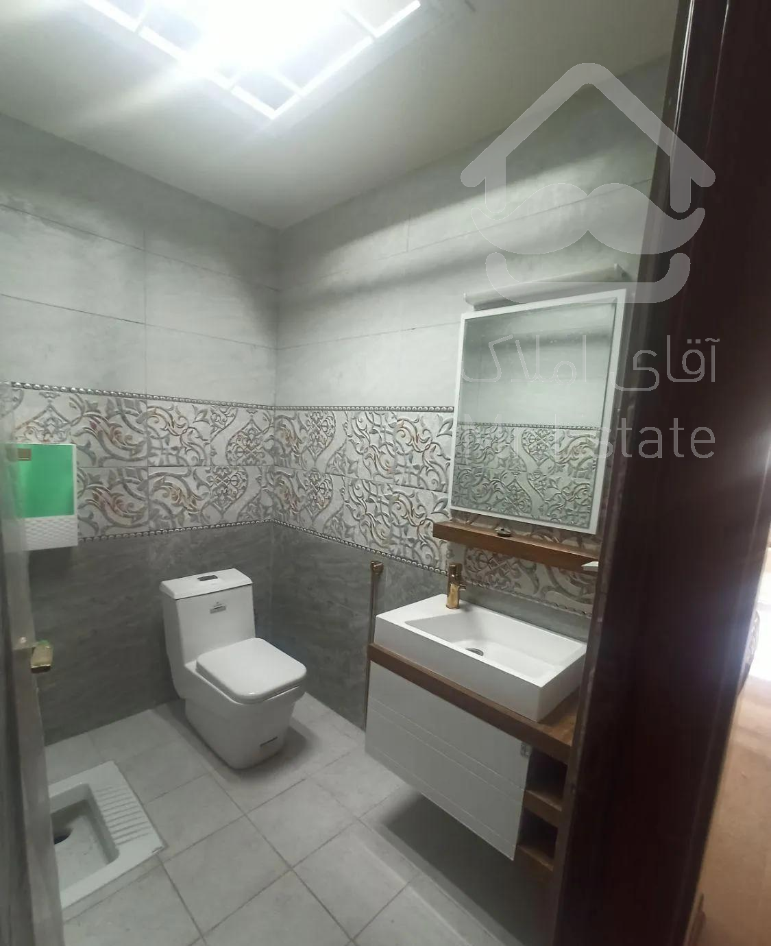 ۱۶۴ متر ۲ پارکینگ سندی / شرق