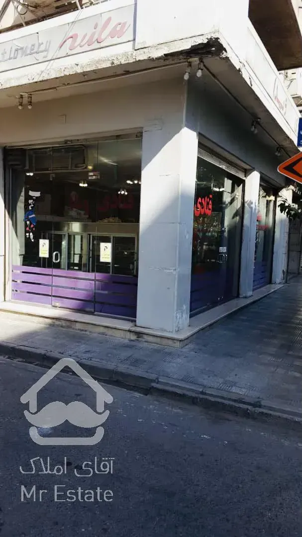 قنادی ۱۵۷ متری در نجات‌اللهی