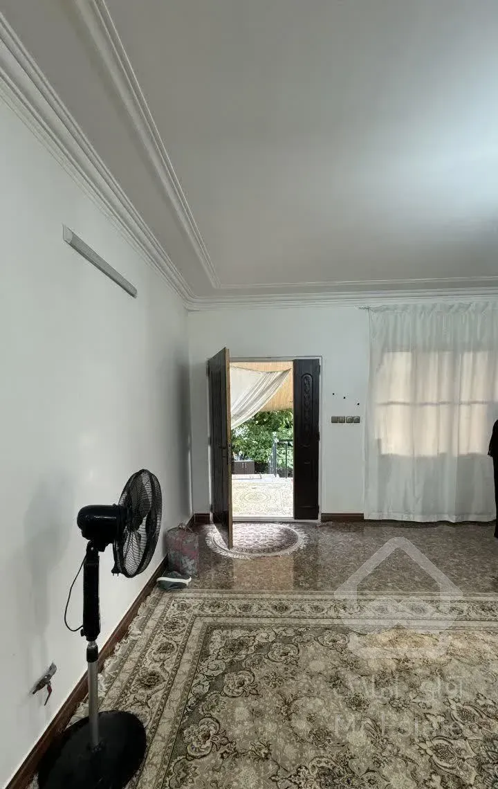 ویلا دوطبقه با ۱۰۰۰ متر زمین در بابلکنار