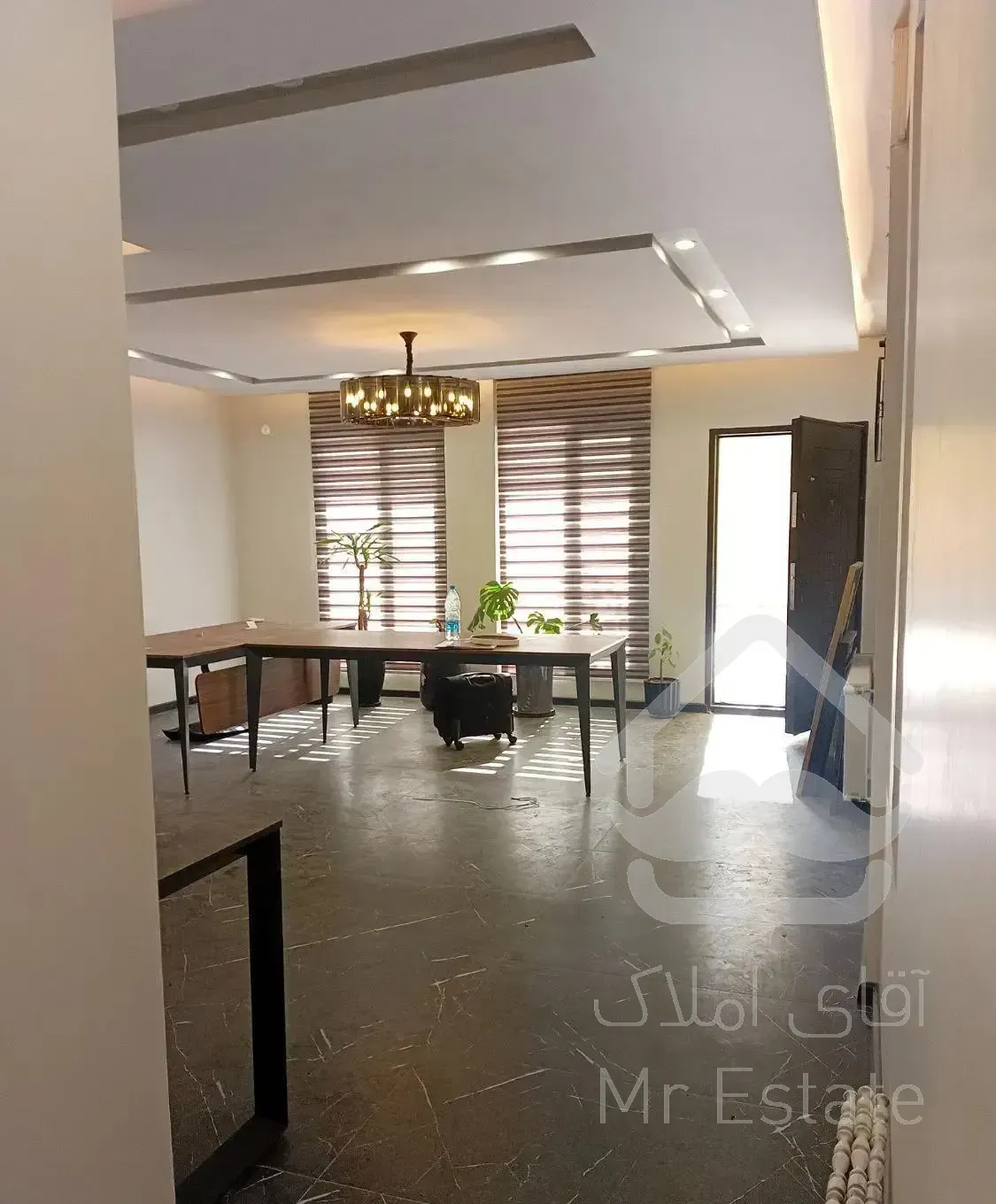 ۱۰۰متر هفت تیر  فول امکانات سر دونبش غرق نور