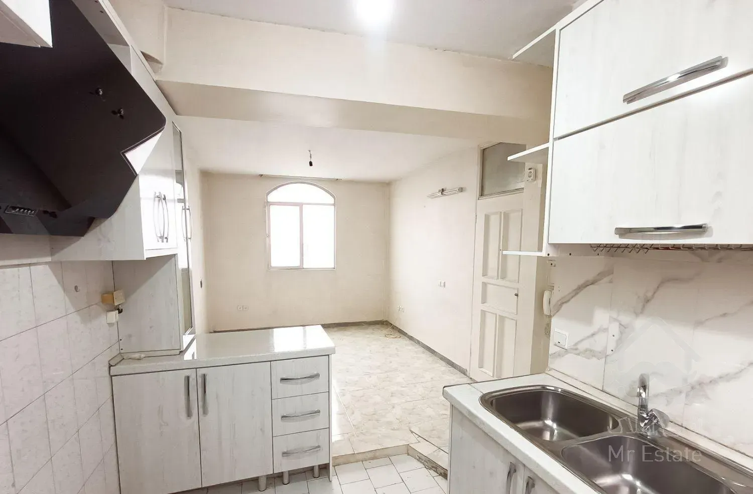 ۳۷ متر تک واحدی در مخبر جنوبی