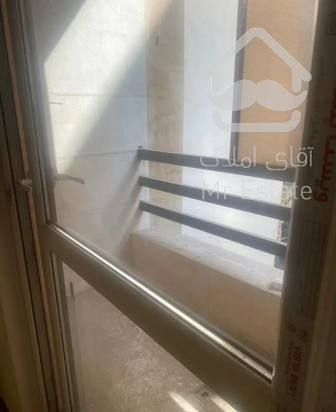 ۱۱۴ متر  لارستان