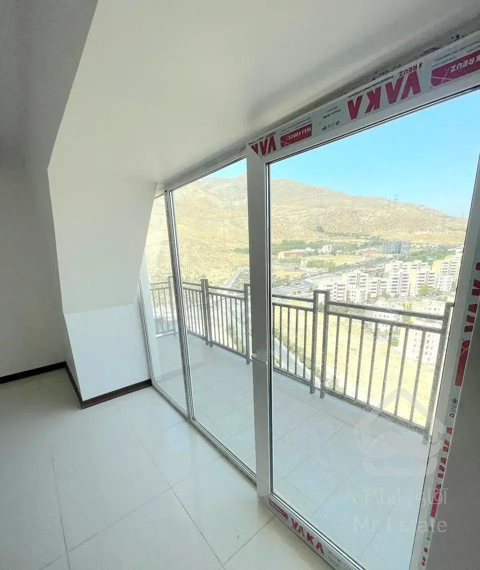 ۱۲۵متری/تریتیومVip/رزومه‌طلایی‌/دریاچه‌چیتگر