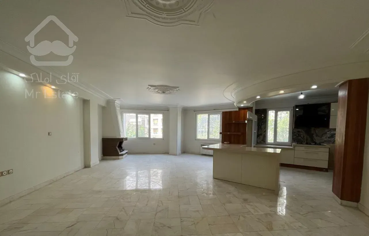 فروش آپارتمان ۱۵۰ متری ۳ خوابه طبقه ۲ در ونک