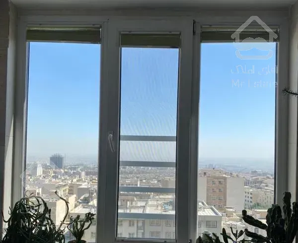 ٩٠ متر طبقه ٧ سالن پرده خور شیک خوش نقشه