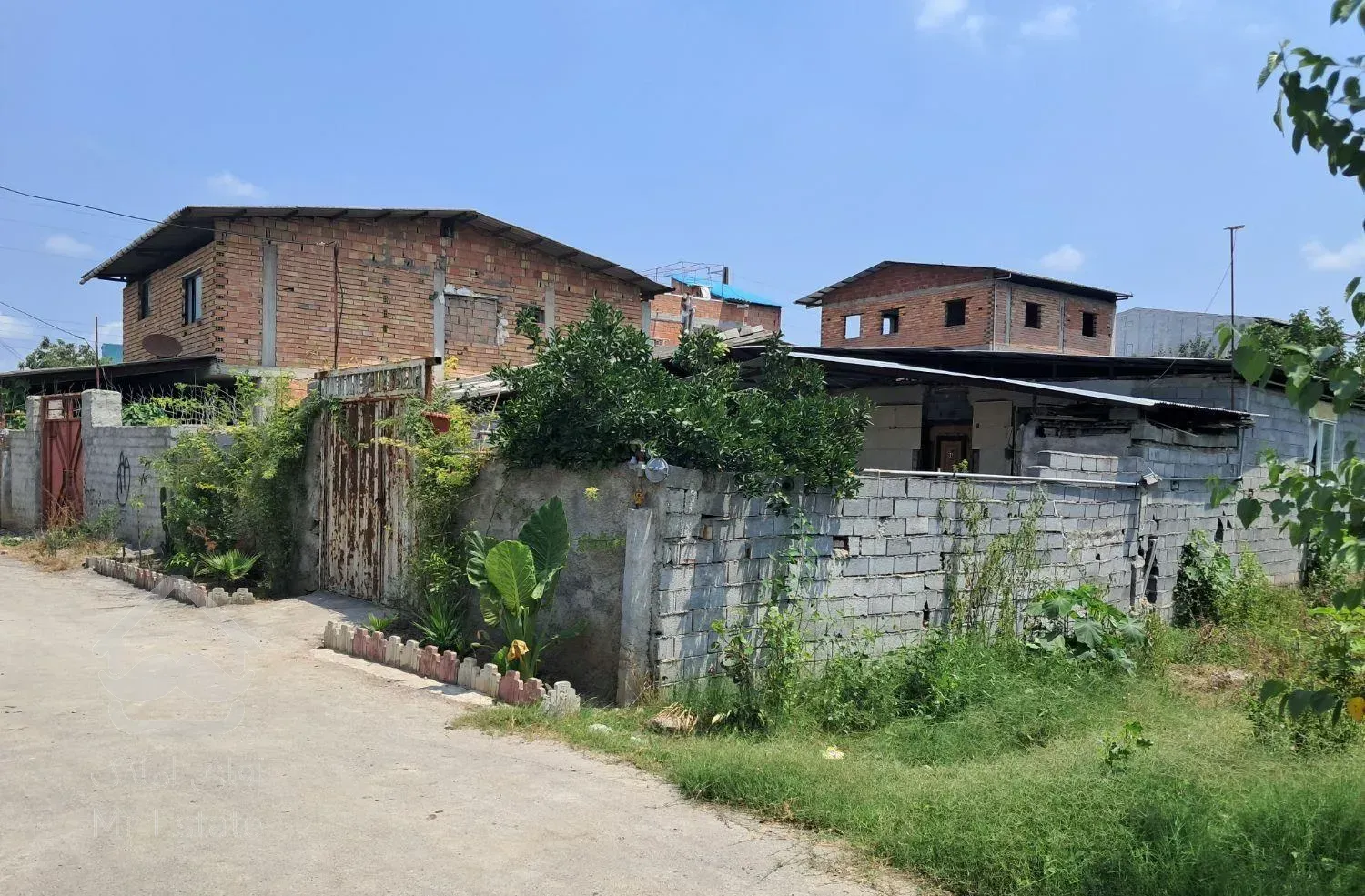 فروش خانه ویلایی 250 متری/آب برق گاز شخصی/شمال