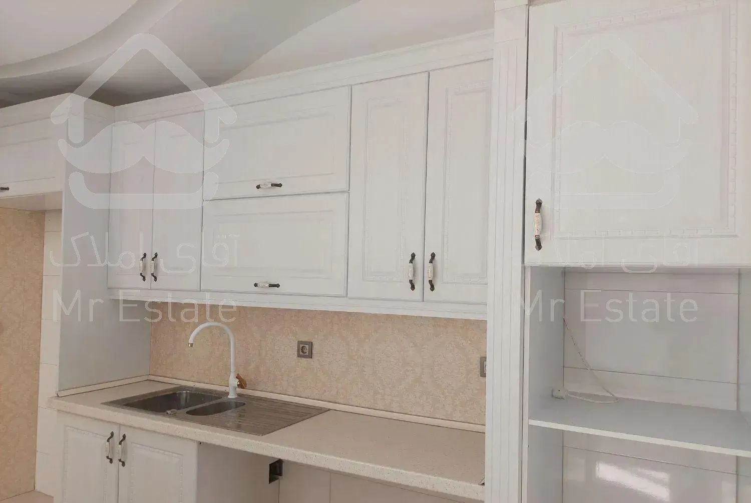 آپارتمان/فول امکانات/دبستان