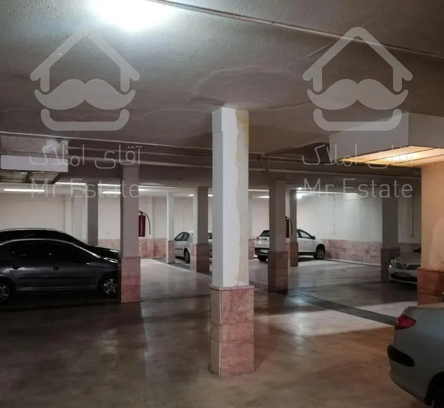 165 متـر 3 خـواب حیـاط دار کـریمخـان ویـلا شمـالـی