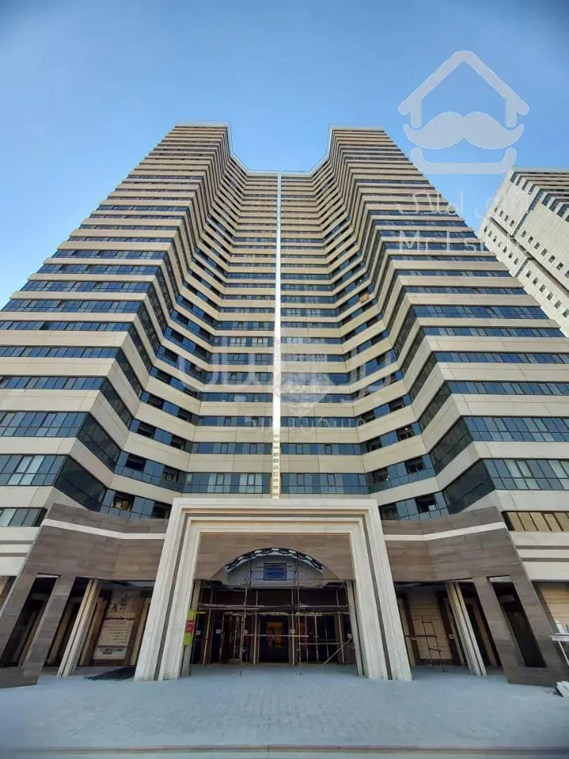 ۱۰۷ متر نوساز کلید نخورده دریاچه چیتگر