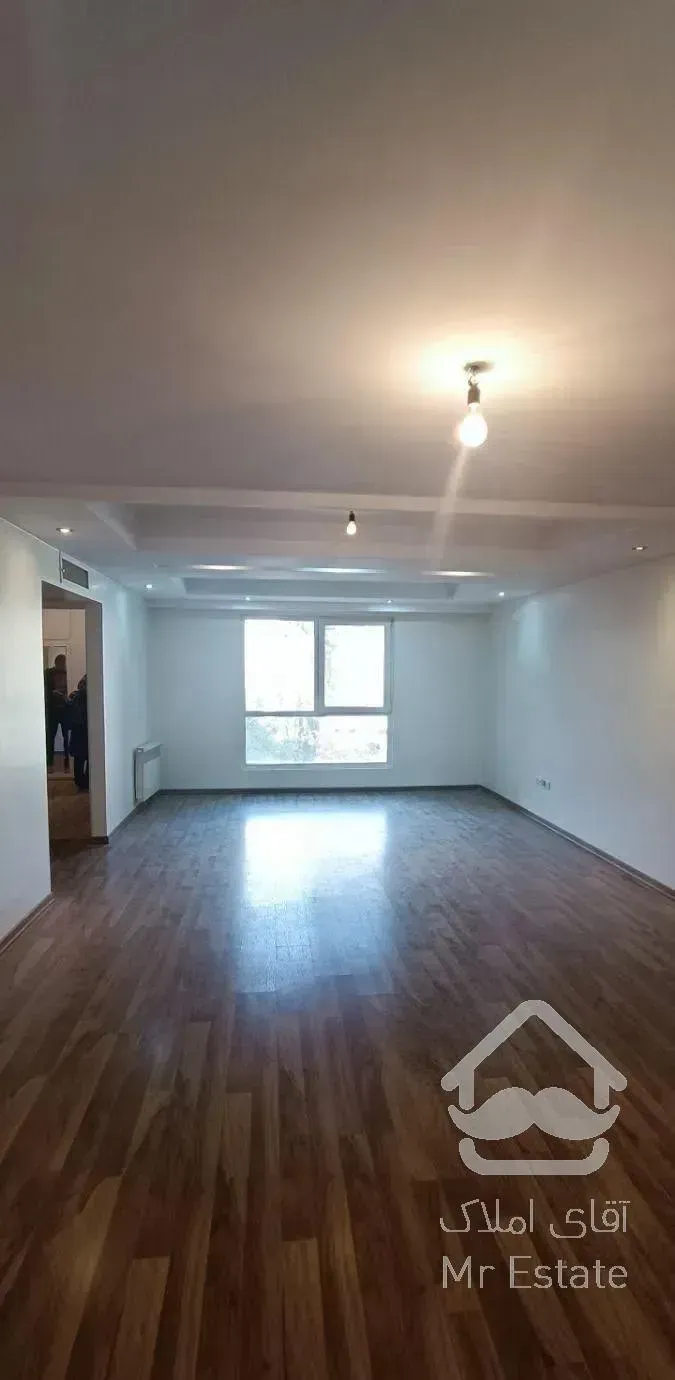 ظفر شریعتی ۷۵ متر ویو ابدی