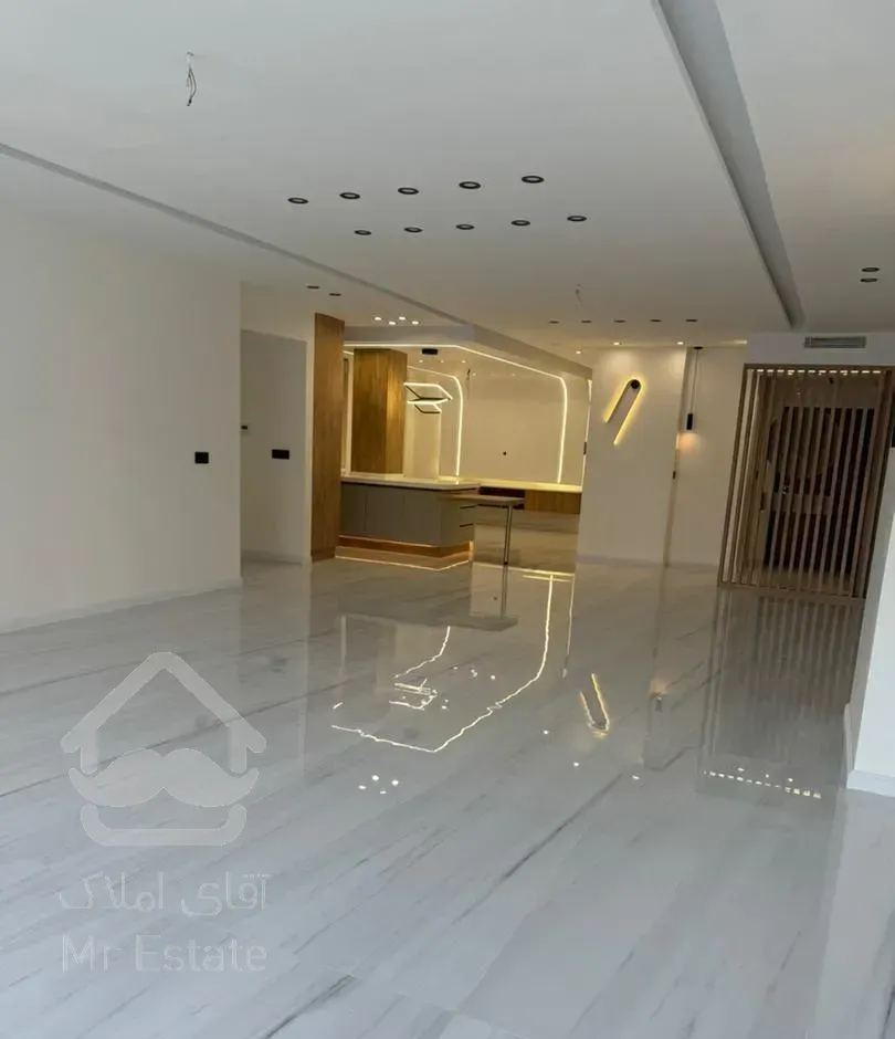 ۳۰۰متر آپارتمان لوکس با کلیه امکانات کلید نخورده