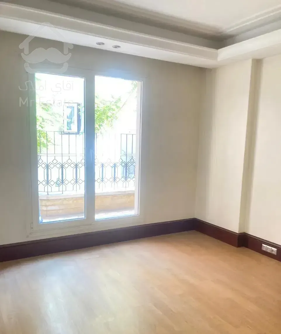 ۱۳۰ متر نیاوران فروش فوری ۴ سال ساخت/۲ پارکینگ