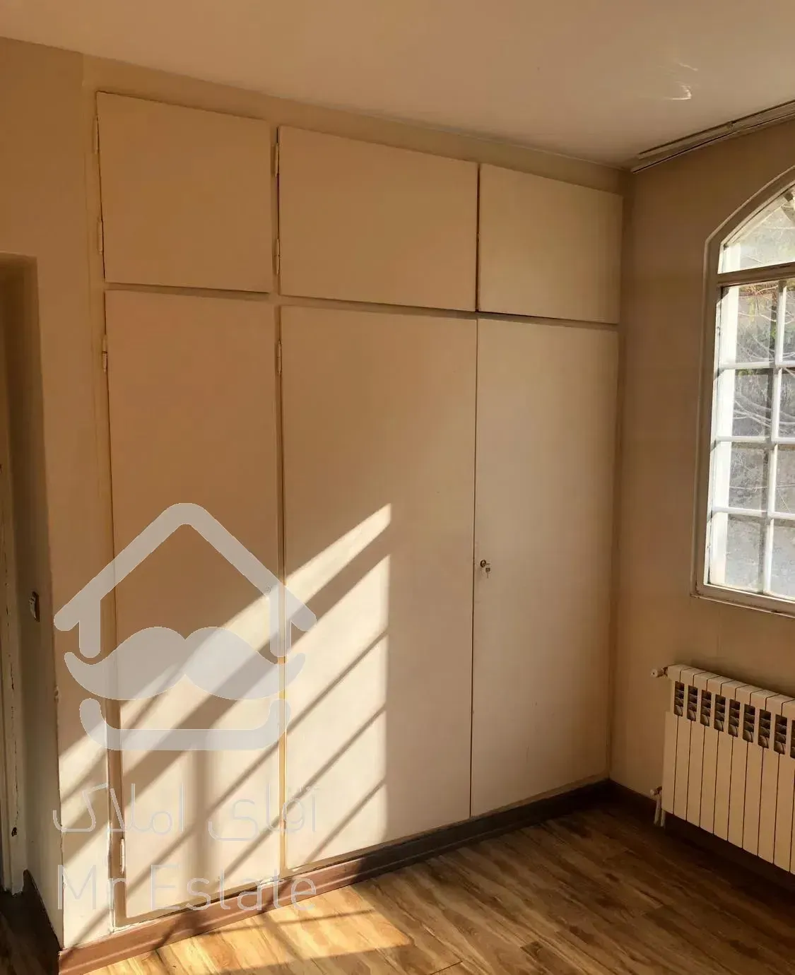 ٨٥ متر دو خوابه لویزان نورگیر (بازسازى شده)