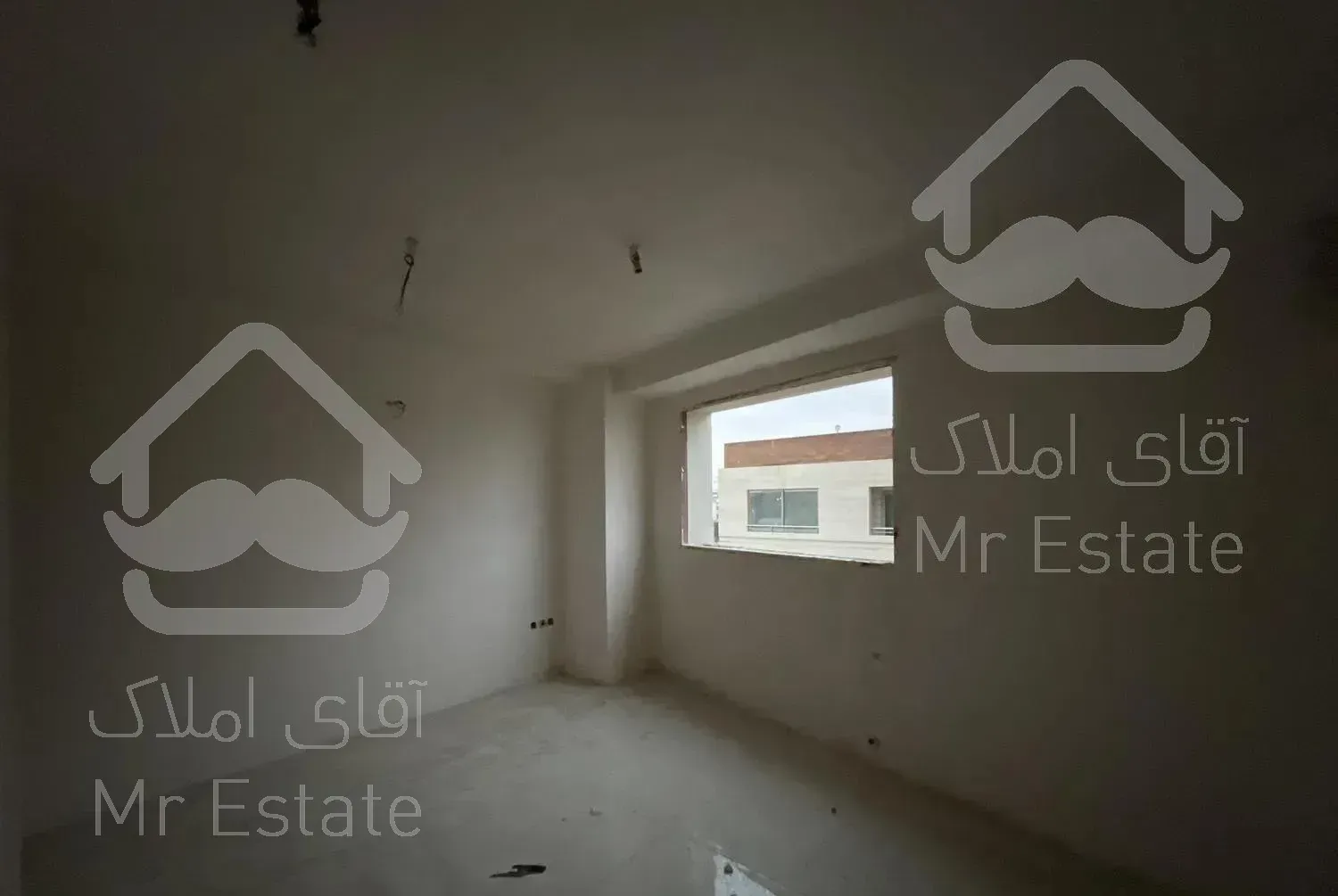 آپارتمان نوساز خام ۳ طرف نور ۱۵۰ متر خ برازنده