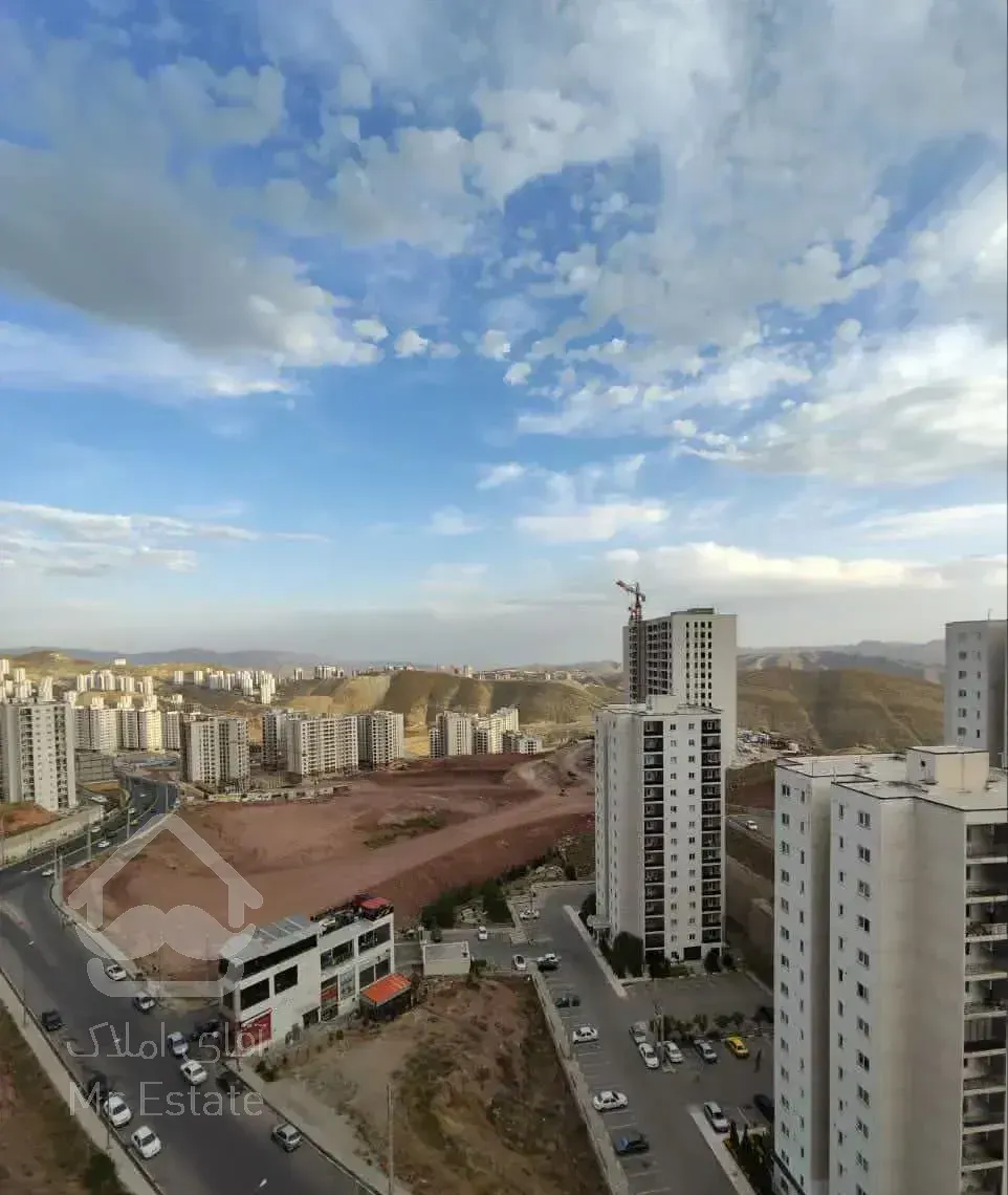 فروش واحد در پردیس زون ۵طبقه بالا با ویو عالی