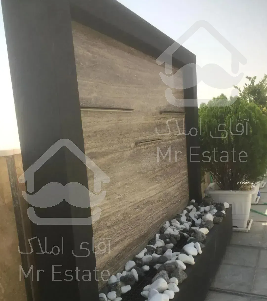 ۱۴۳ متر نوساز  /  ۲ پارکینگ سندی