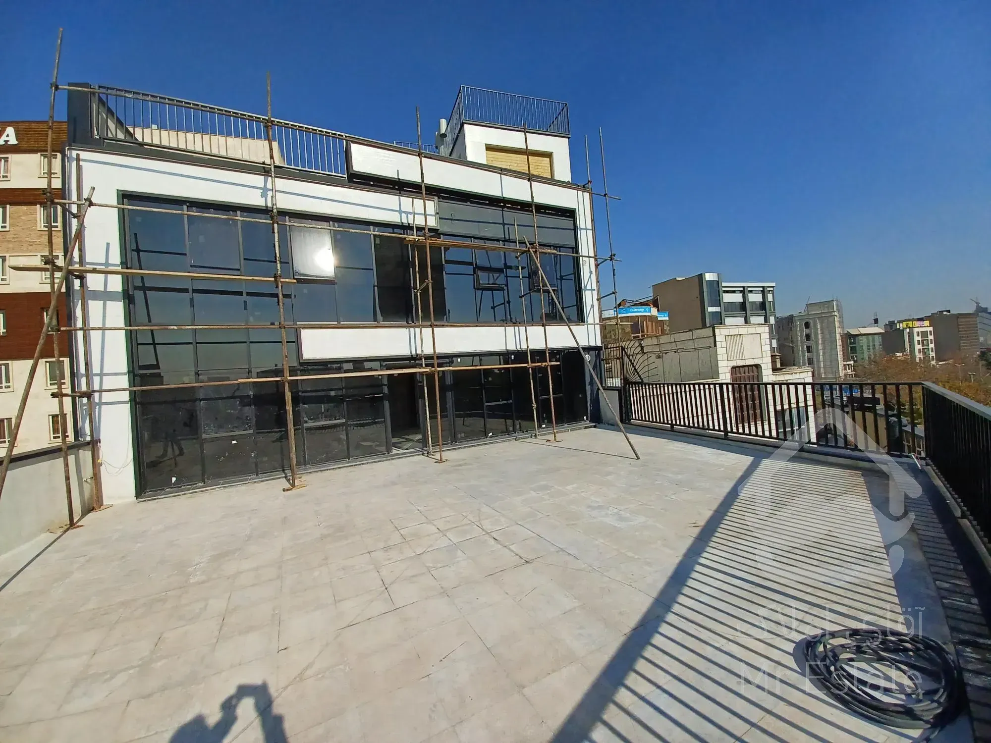 اجاره مستغلات سند اداری نوساز صادقیه