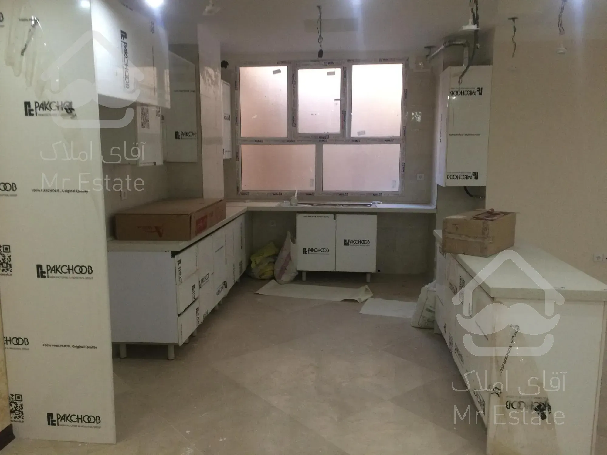 ۱۴۰متر نوساز عالی صادقیه شمال فردوس شرق