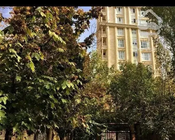 ۱۰۰ متر ۲ خواب دارای ۲ پارکینگ سندی