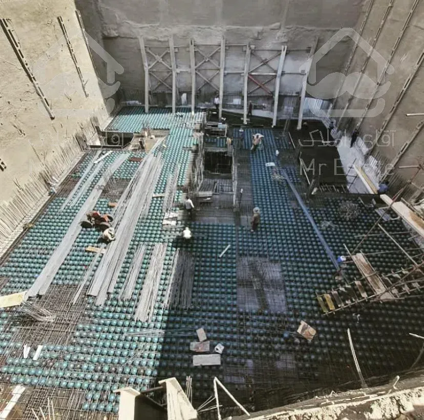 مشارکت در ساخت ٧٠٠ متری با جواز ١١ طبقه