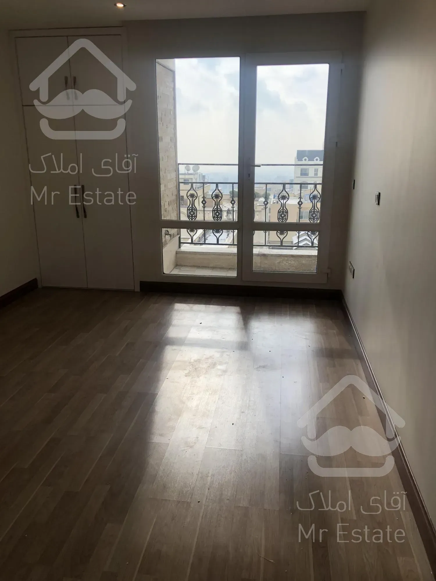 رهن و اجاره آپارتمان ۲۱۵ متری ۴ خوابه نیاوران