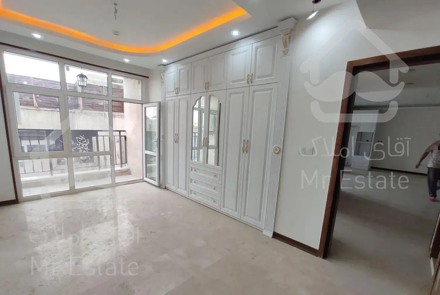 ونک ۱۱۰ متر ۲ خواب/ نوساز کلید نخورده/ طبقه آخر