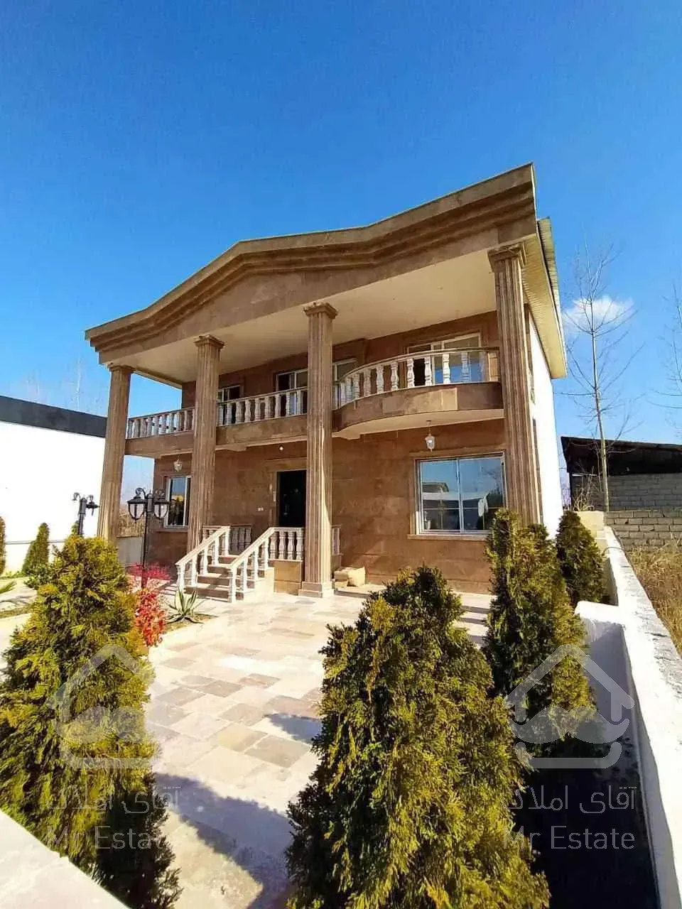 فروشویلا ۲۵۰ متری